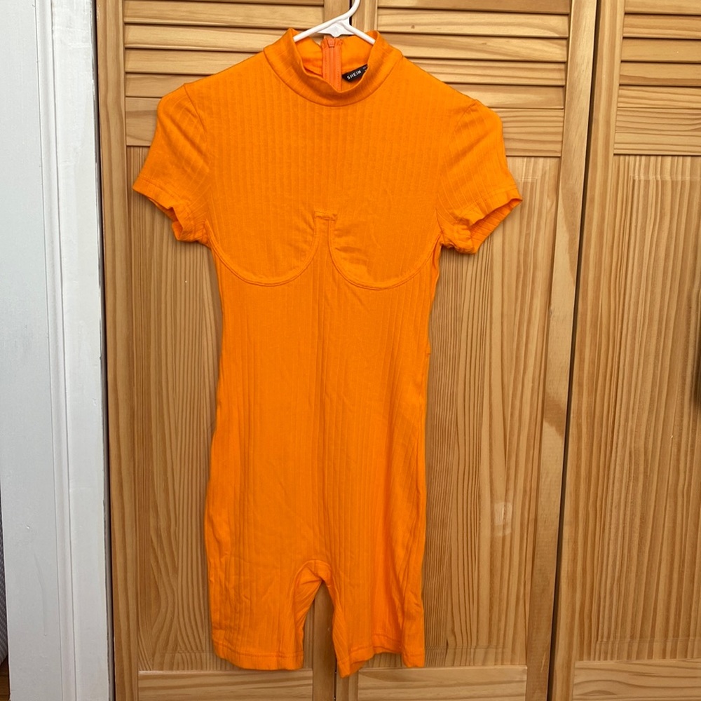Mock-Neck Rib-Knit Bustier Romper. Size XS 2. Orange